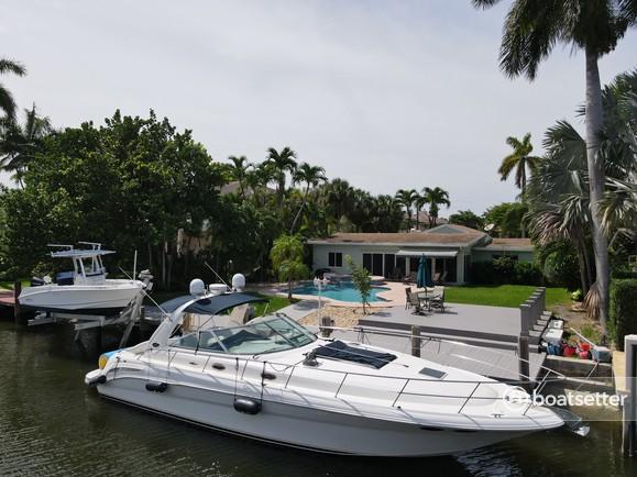 Gorgeous 45' Yacht for Charter in Fort Lauderdale!