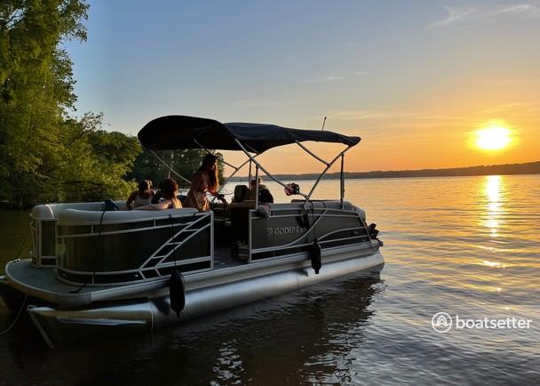 New Luxury Tri-toon on Lake Norman 