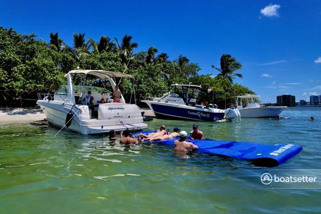 Unforgettable yacht tour along the Miami coast
