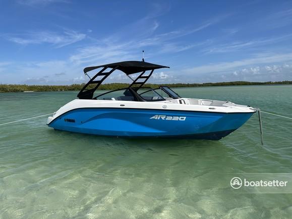 2023 Yamaha AR220 with a Licensed Captain 