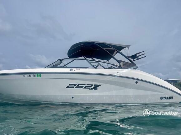 Brand New 2023 Yamaha 252xe Wake Series Boat - 12 Person Capacity