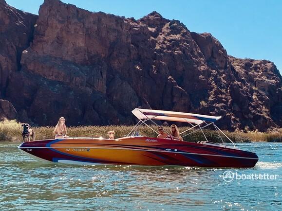 Lake Havasu City Excursions - 28' Magic Deck Boat with Captain