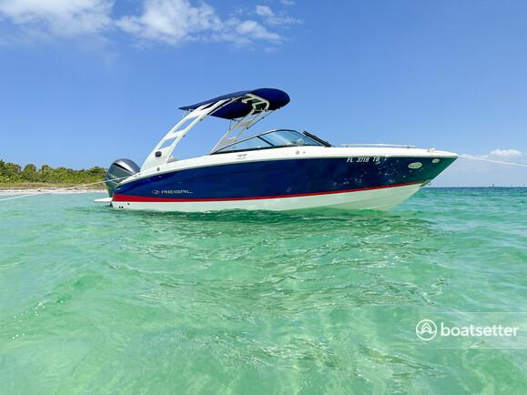 NEW Luxury Boat, Fuel Included - BT sound system with licensed Captain