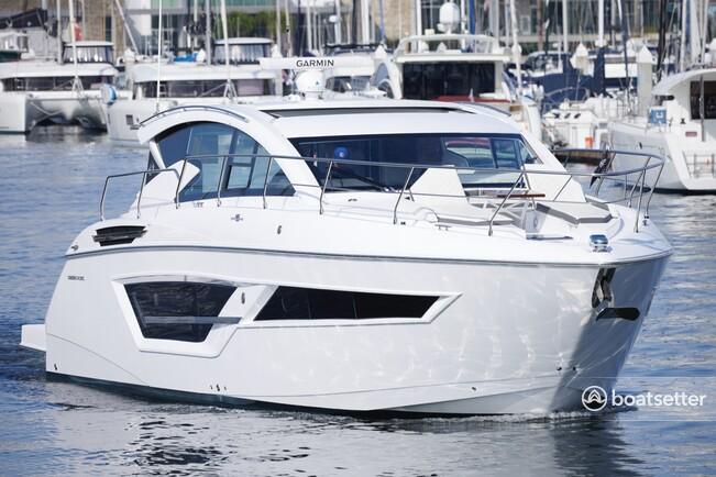 ⭐️⭐️⭐️⭐️⭐️  Brand New Luxury 50' Yacht W/ GYRO STABILIZER! 
