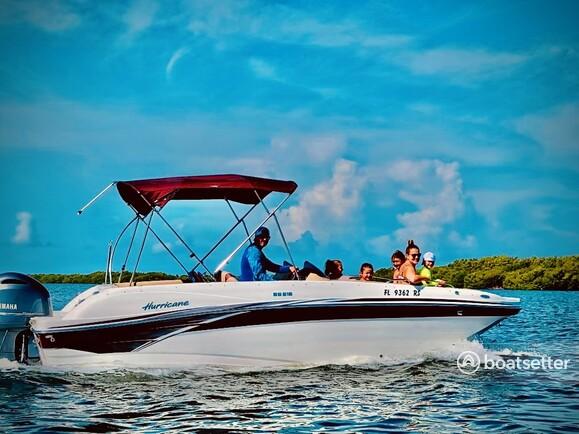 21ft Hurricane Deck Boat, Seats 9 150hp