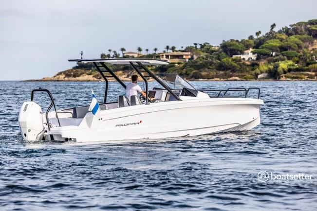 Luxury on Water - 25-Foot Axopar - Unmatched Elegance and Performance