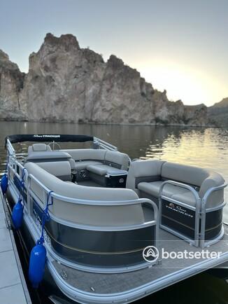 Pontoon Party Barge 18