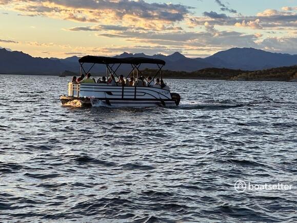 Let’s have a party on the water!!   Lowe 22FT 150 HP Pontoon Boat