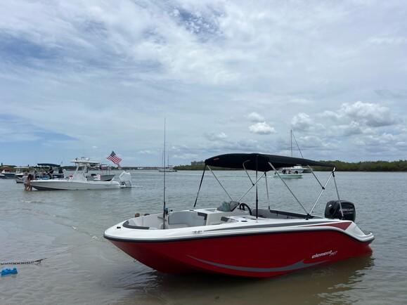 Bayliner M17. Delivery to N. Causeway or Edgewater!!