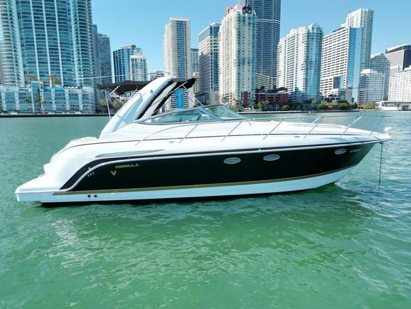 GET 1 HR FREE! 30ft Party Boat Rental in Miami, FL