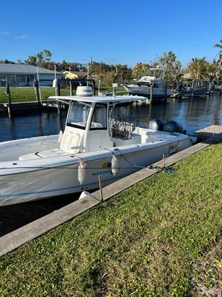 30 FT Sea Hunt Center Console