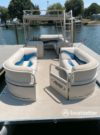 Fun Sun Deck Pontoon Boat