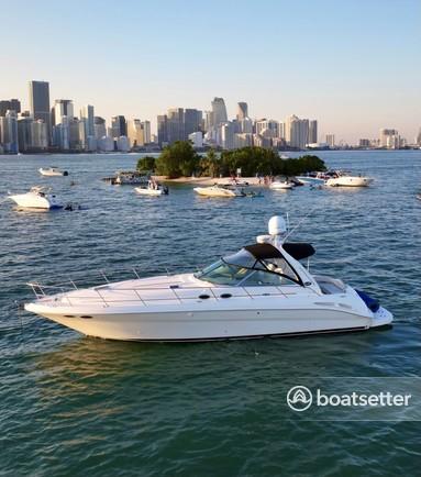 Beautiful 45' Sea Ray Yacht located in Miami Beach