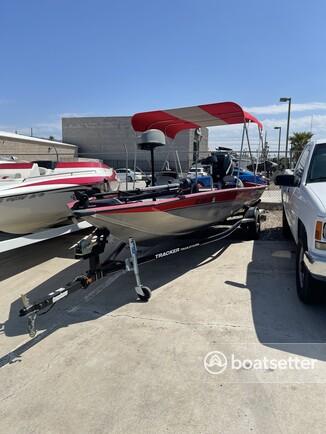 Experience Fishing Adventure 🎣 on a 19 ft Bass Tracker Bass Boat 